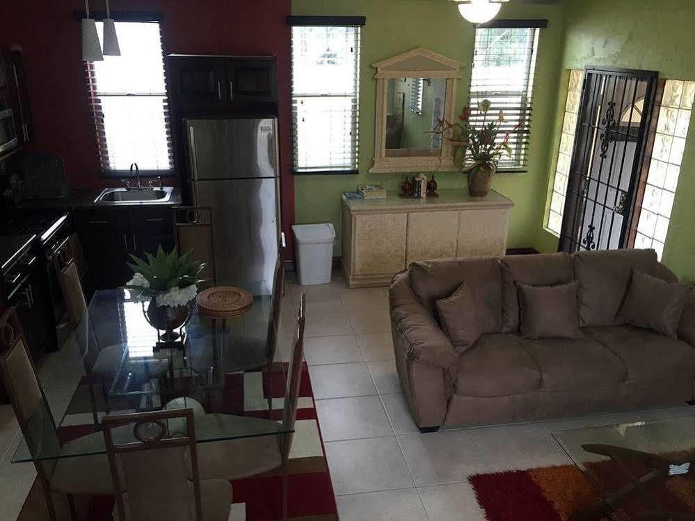 Guest house Brownstone 1 Nassau
